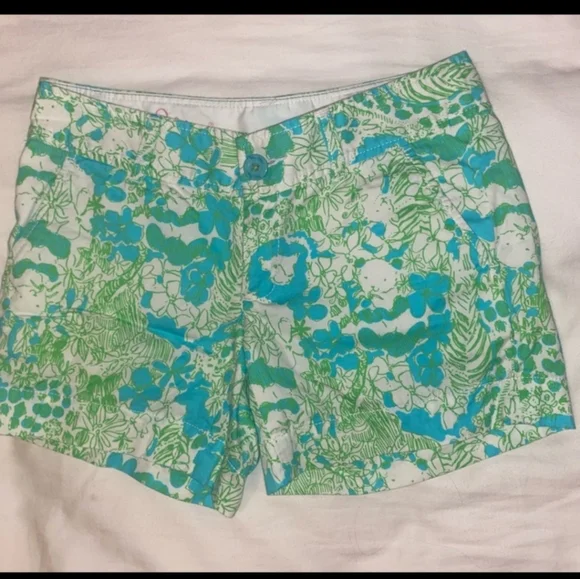 Lilly Pulitzer Green and Blue Shorts Vibrant Tropical Print In " It's A Zoo". - Picture 2 of 7